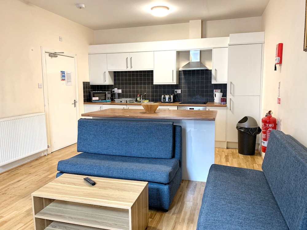 Cairn Hotel - Edinburgh 38/60