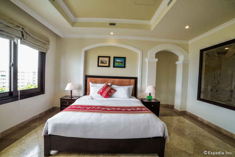 Olalani Resort and Condotel 21/69