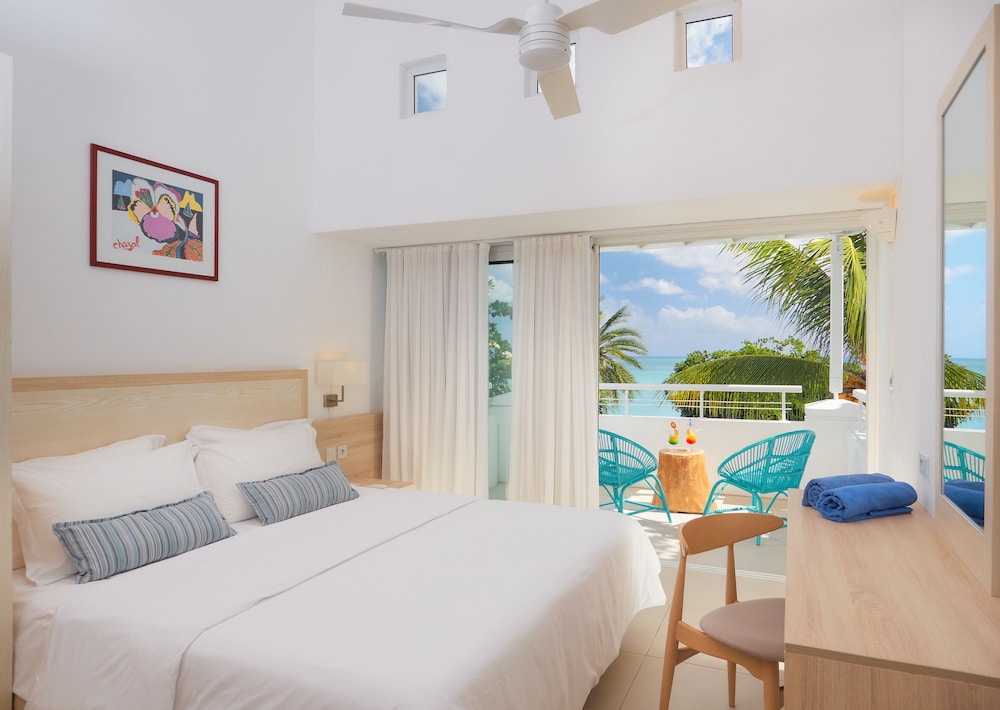 2 BEDROOMS, PANORAMIC, APARTMENT, BEACH FRONT, SEA VIEW