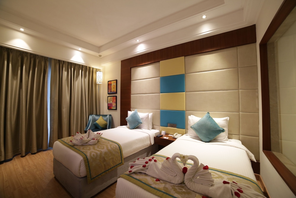 P L Palace Lords Inn Agra 41/60