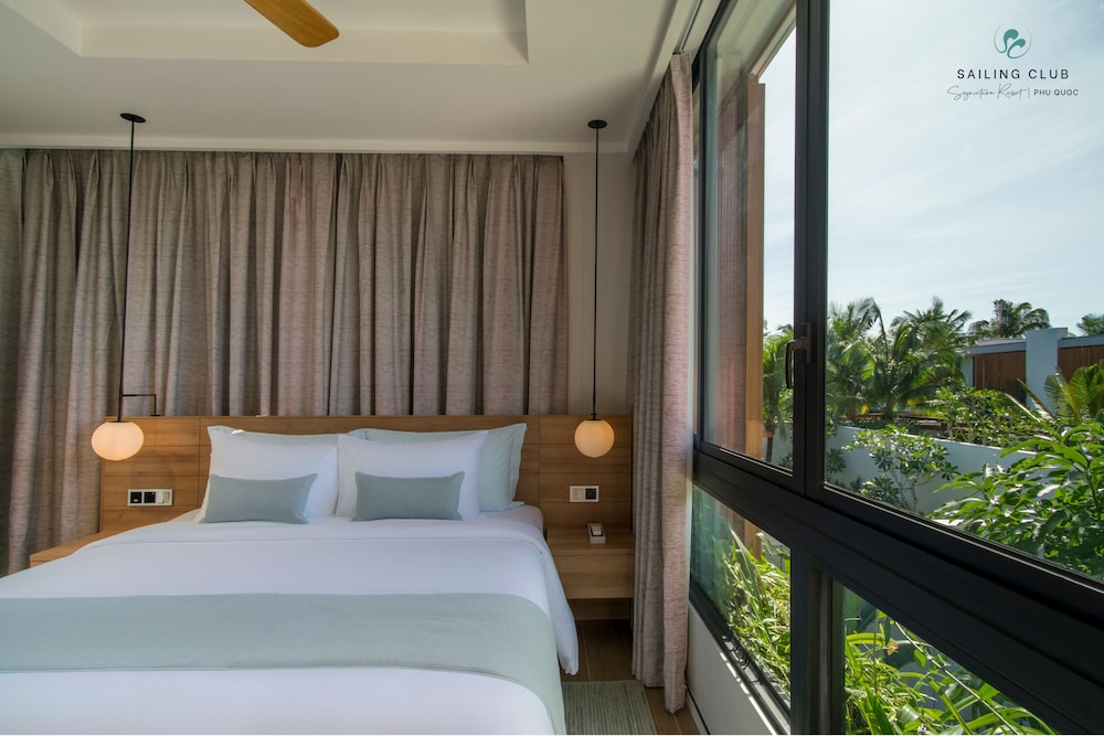 3 BEDROOMS, SIGNATURE, POOL, VILLA