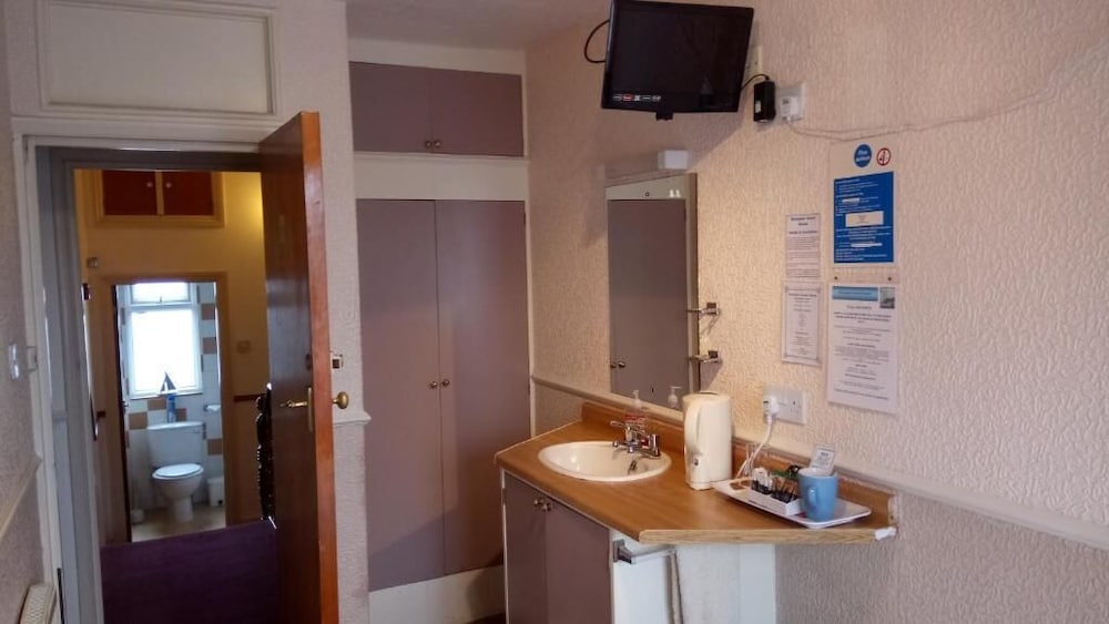 Brampton Guest House 4/50