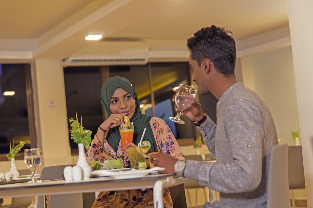 Champa Central Hotel 12/60