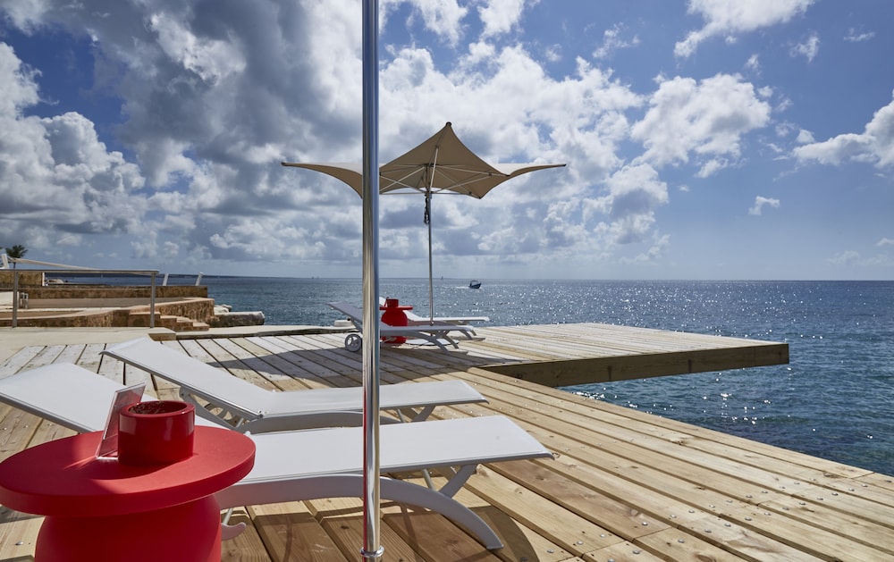 Tracadero Beach Resort 31/77