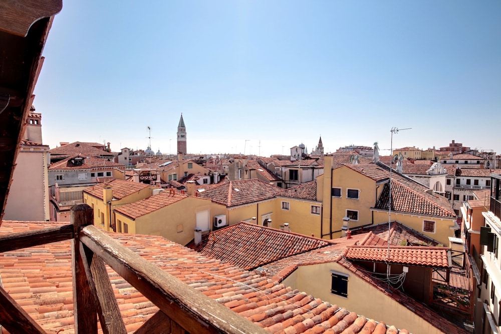 San Marco Roof Terrace Apartment 14/18
