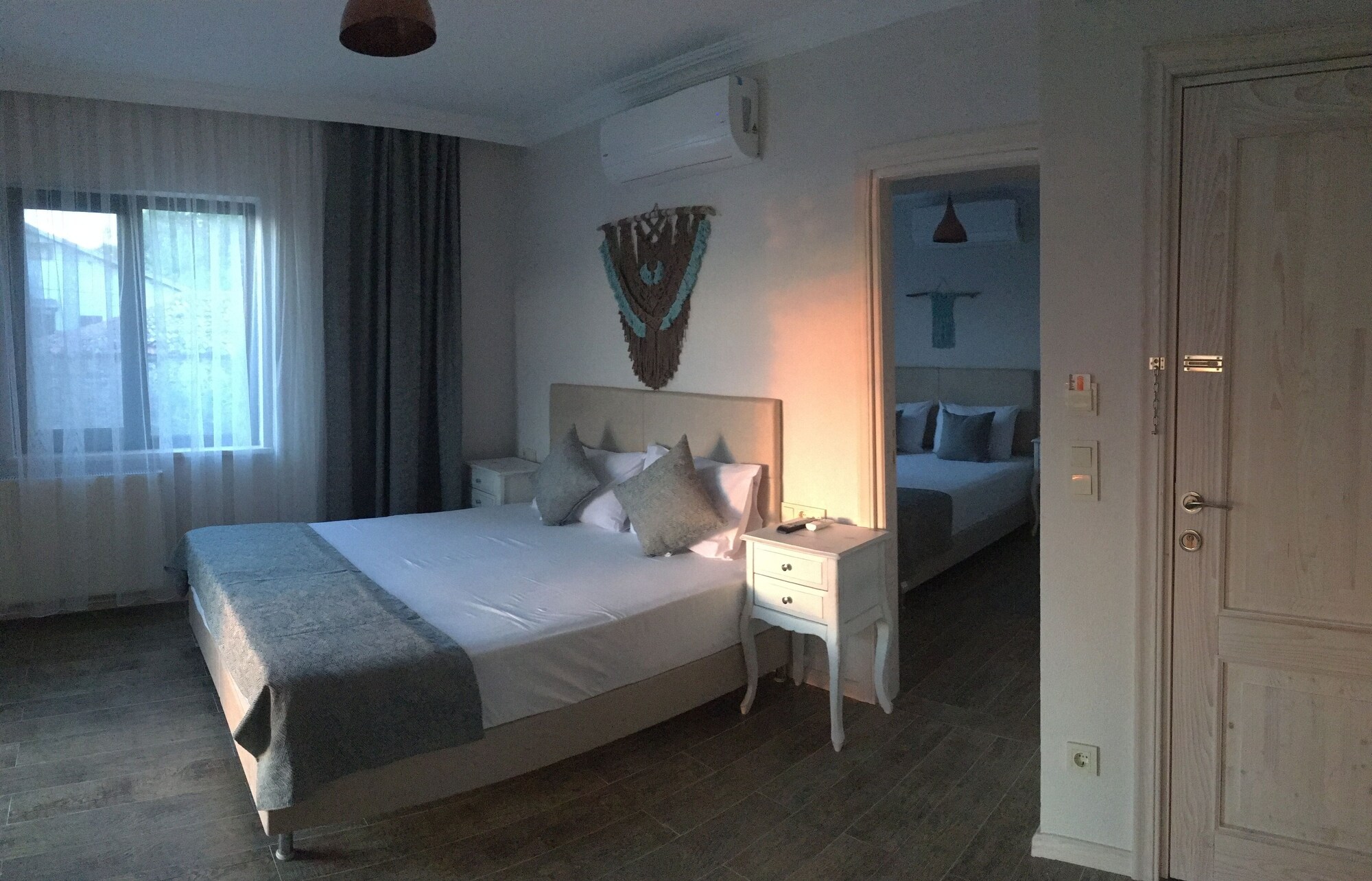 Suite, Double and Twin Beds