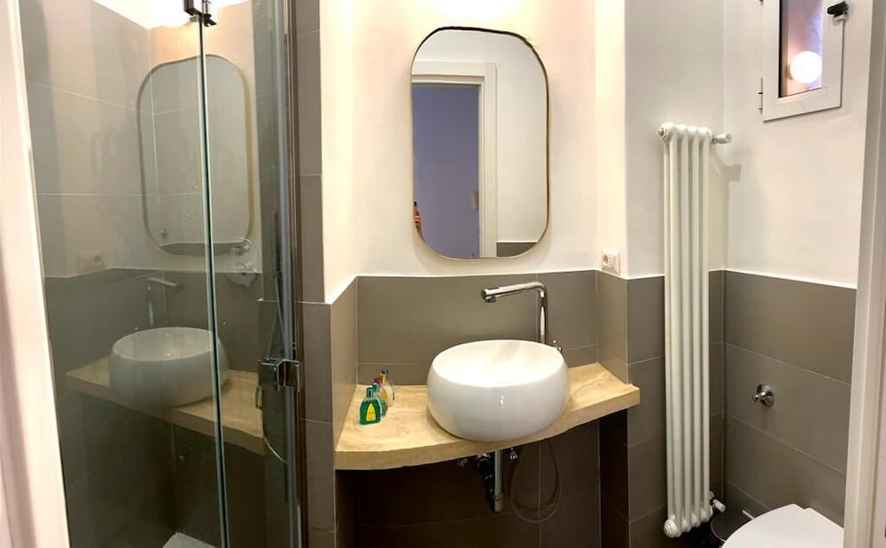 Dada Suites 46/49
