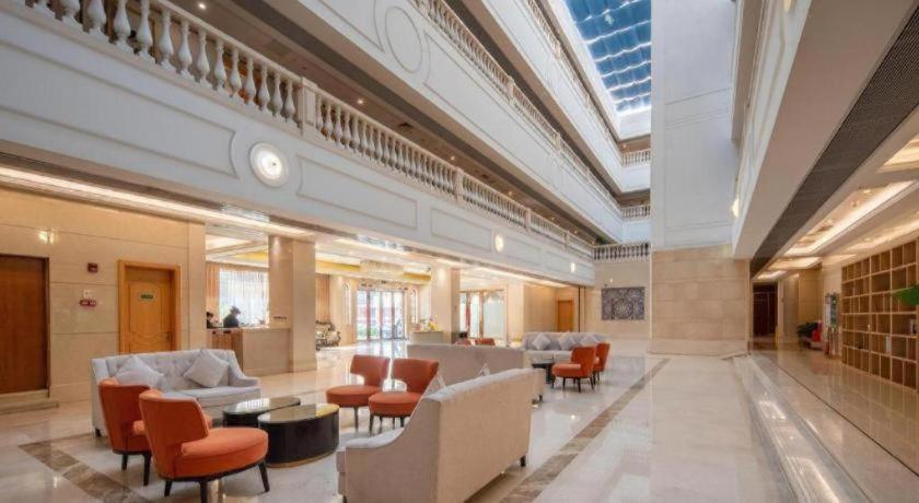 Vienna Hotel (Foshan Wenhua North Road) 33/56