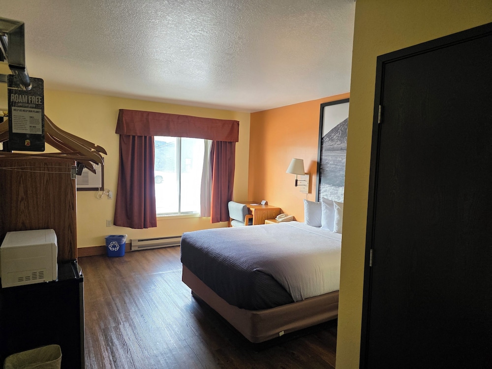 Super 8 by Wyndham Rapid City 28/42