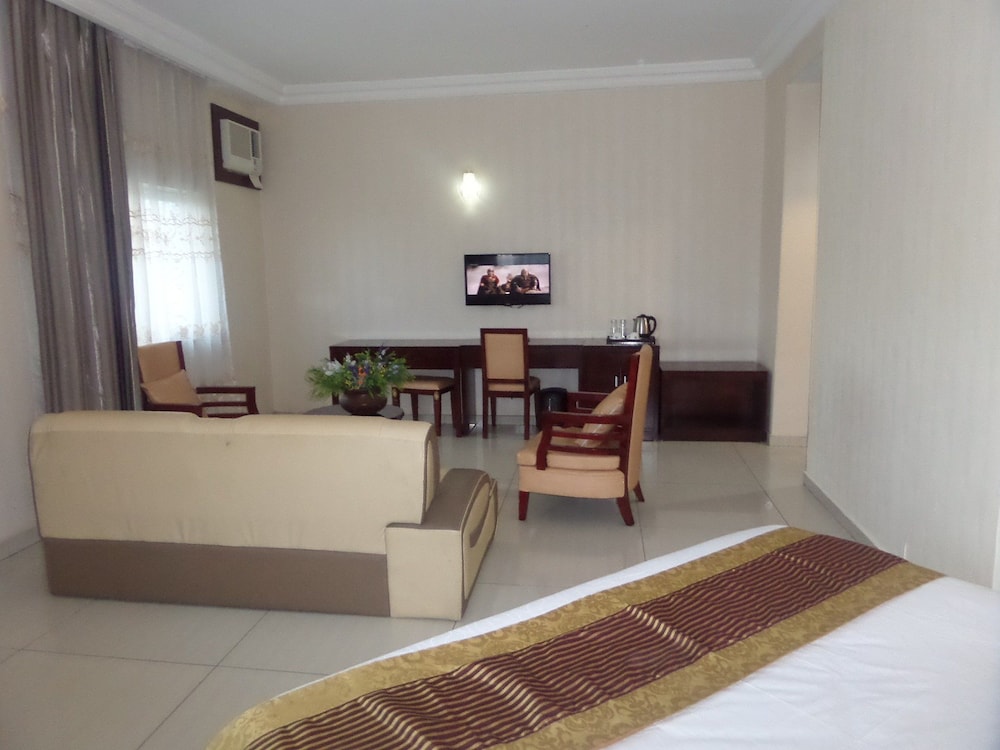 Barcelona Hotels Abuja 39/50