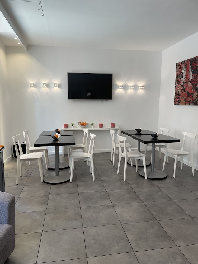 HOTEL ANNA LIVIA 48/56
