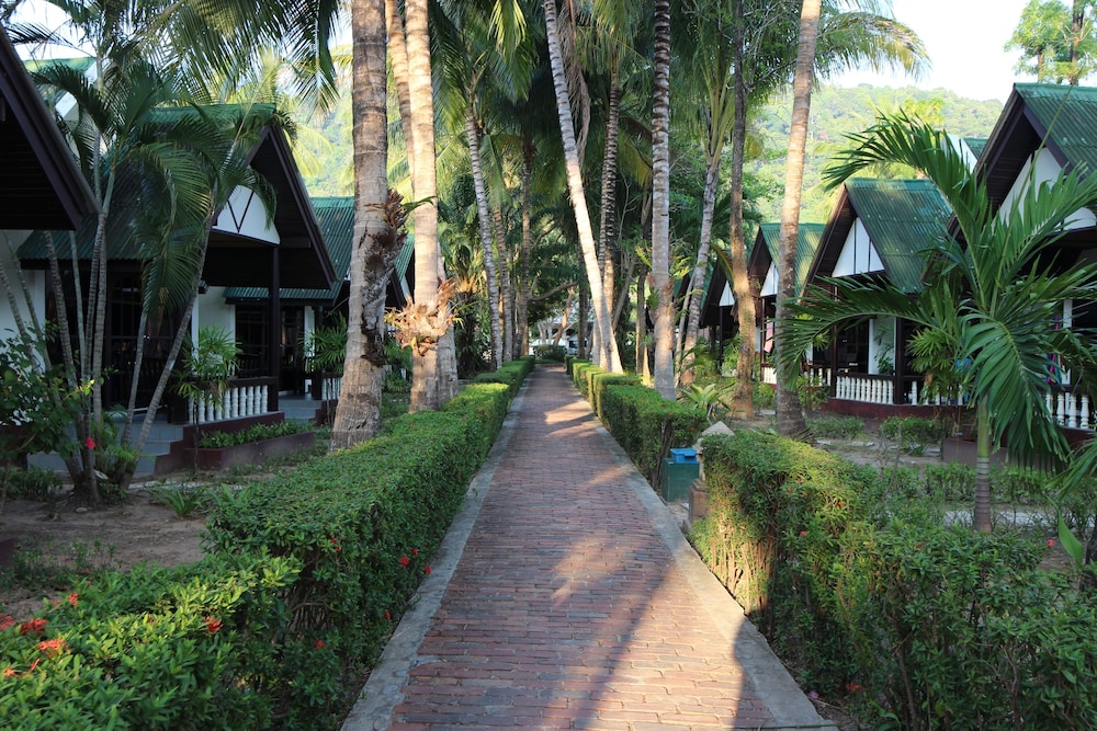Southern Lanta Resort. 72/75