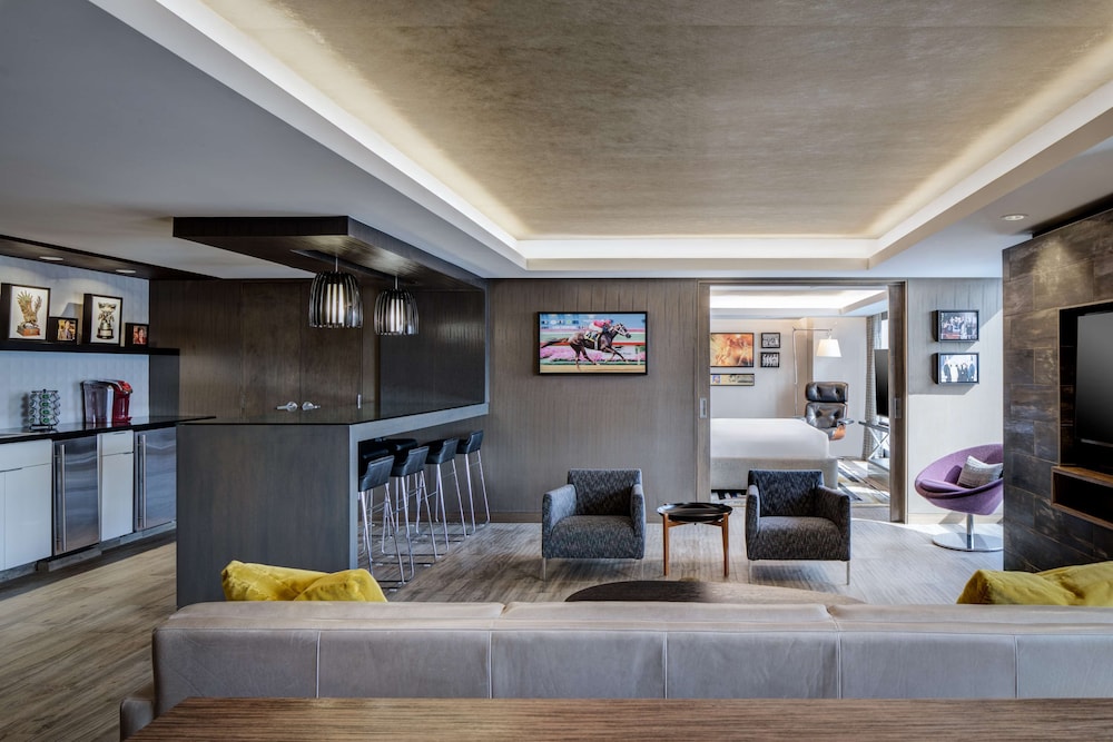 Hyatt Regency Dallas 50/78