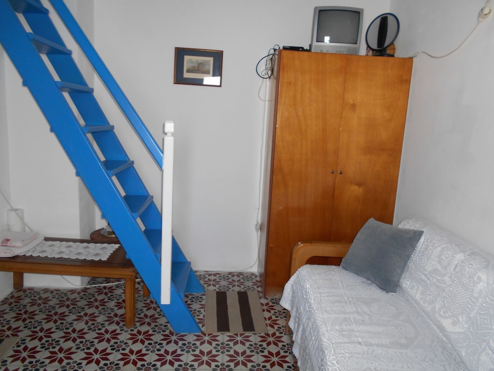 Popi Studios 16/50