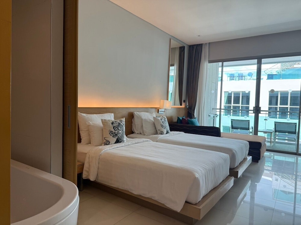 Deluxe Urban Room Twin
