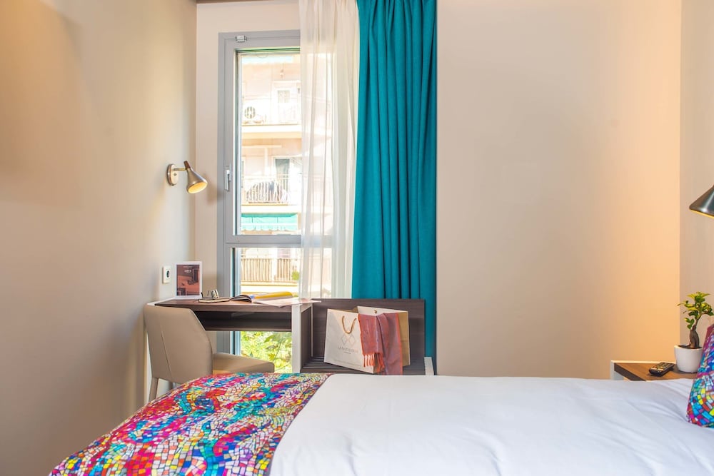 Arya Stadium Hotel 10/68