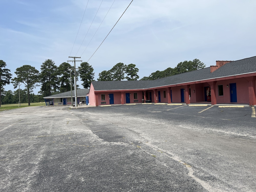 Motel 6 Williamston, NC - Highway 17 53/61