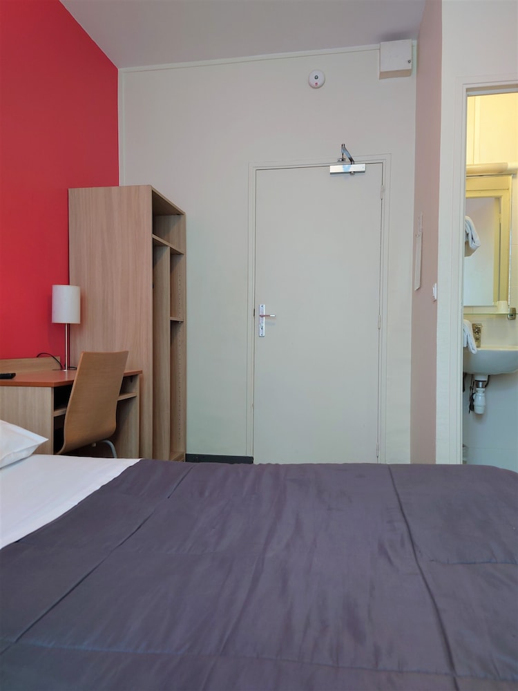 Hotel Tolbiac 15/48