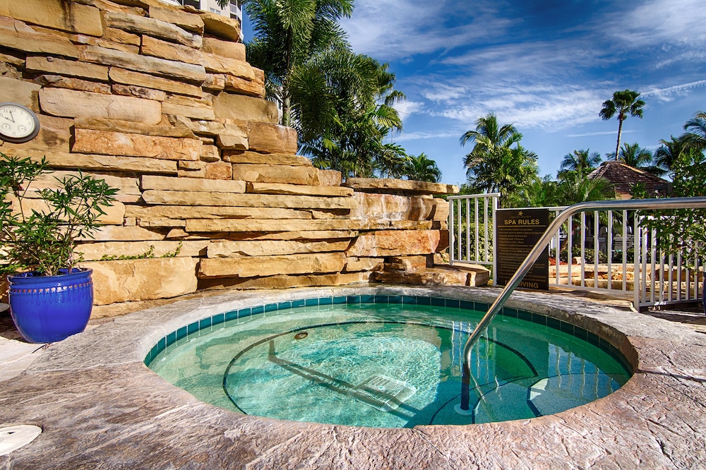Pointe Estero Resort 18/50