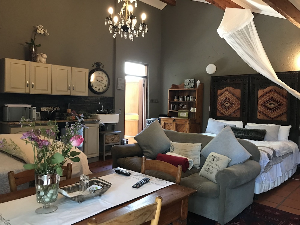 Waterhouse Guest Lodges 295 Indus Street 34/50