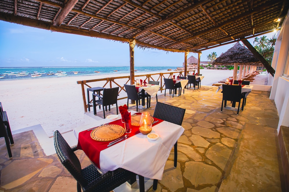 AHG Dreams Bay Beach Hotel - Adults Only 30/45
