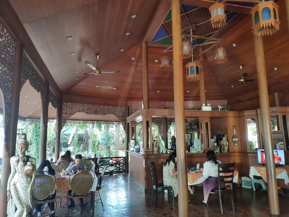 Changpuak Hotel 39/53