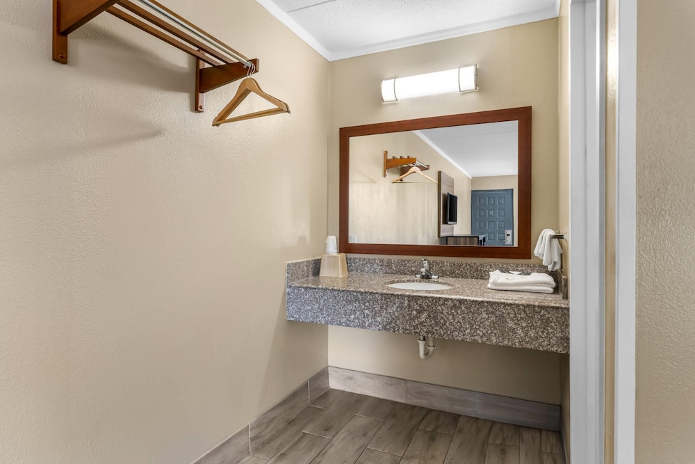 Rodeway Inn Charlotte South 50/52