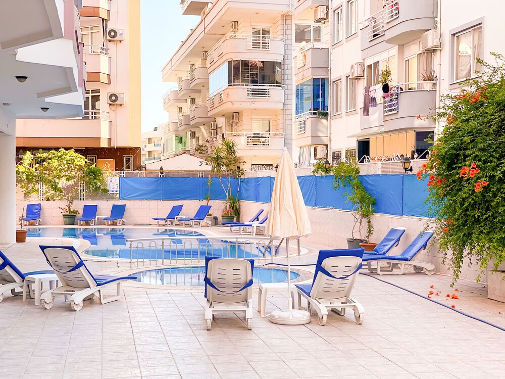 Bella Rose Apart Hotel 50/69