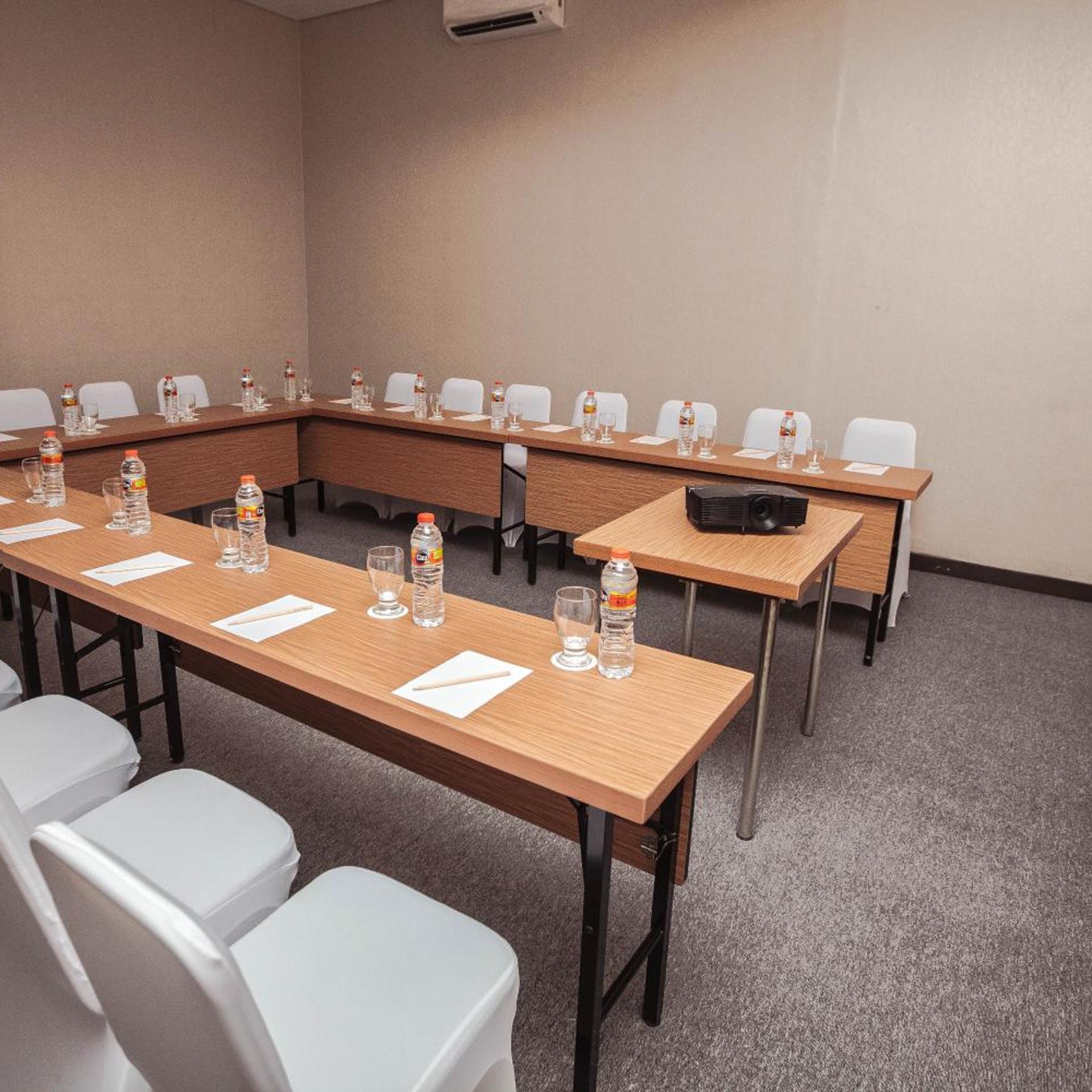 Whiz Prime Hotel Sudirman Makassar 24/35