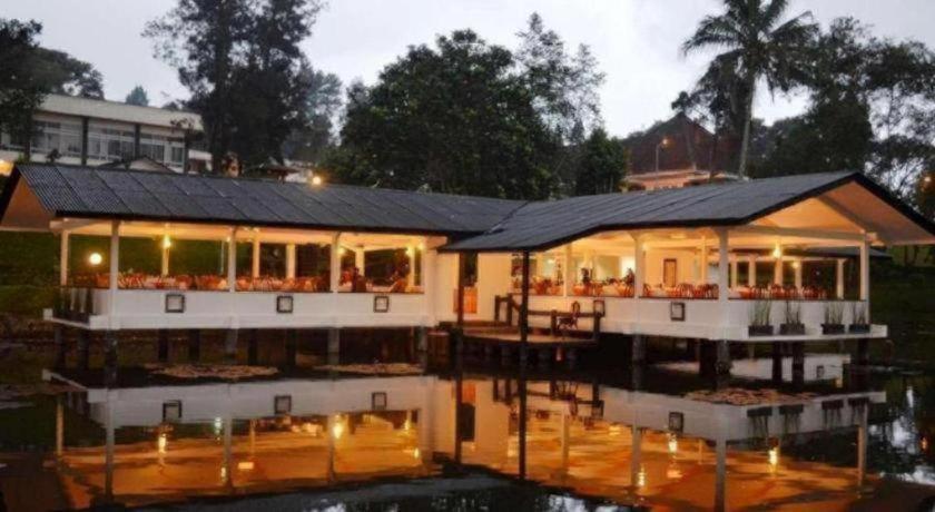 Selabintana Conference Resort 6/42