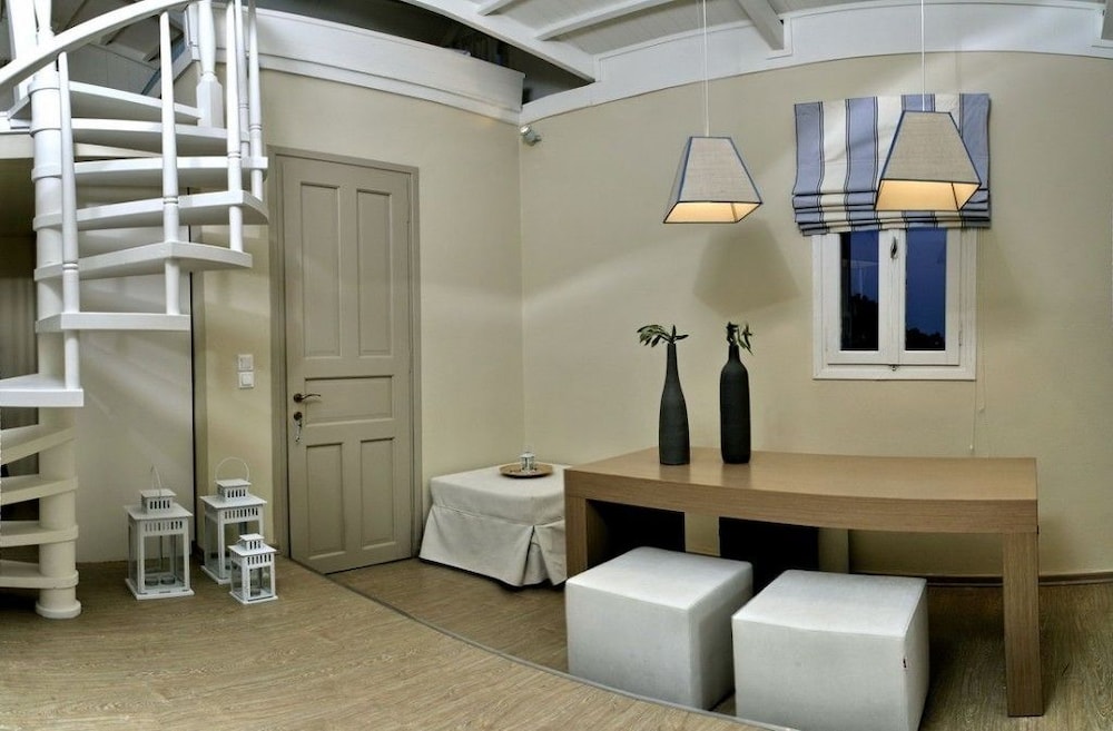 Oikies Small Elegant Houses 43/43