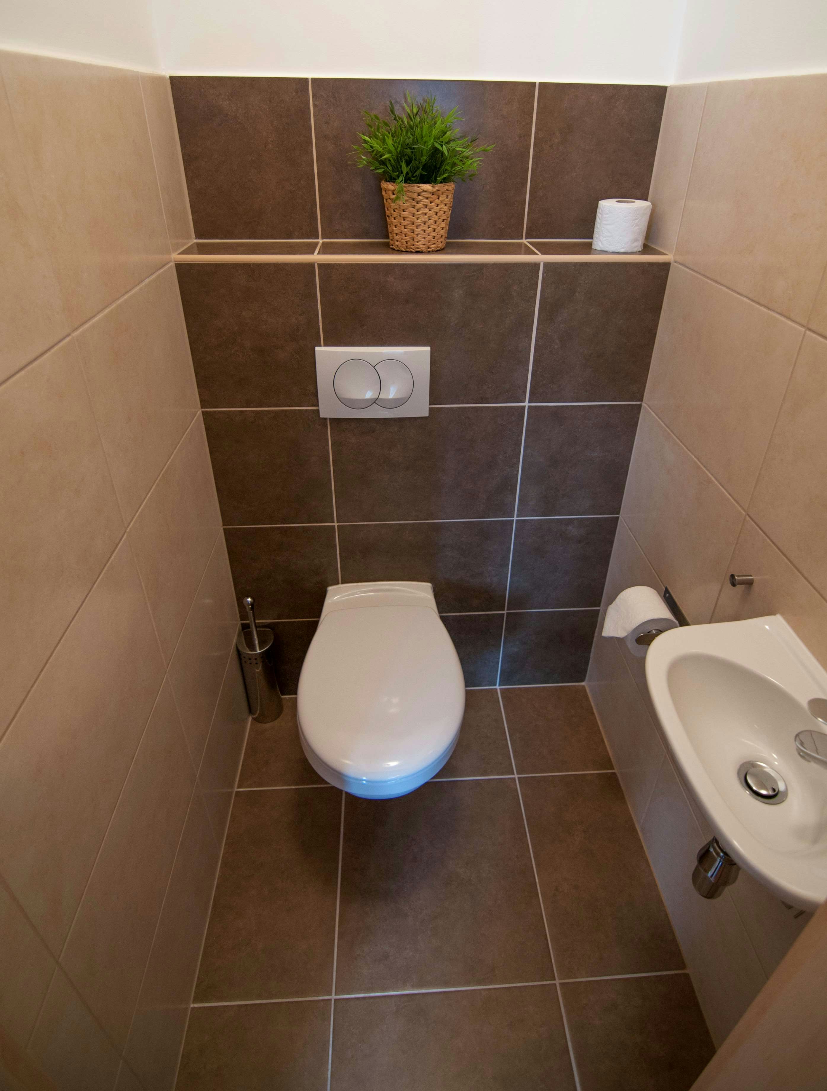 CORVIN CENTER SUITES 82/87