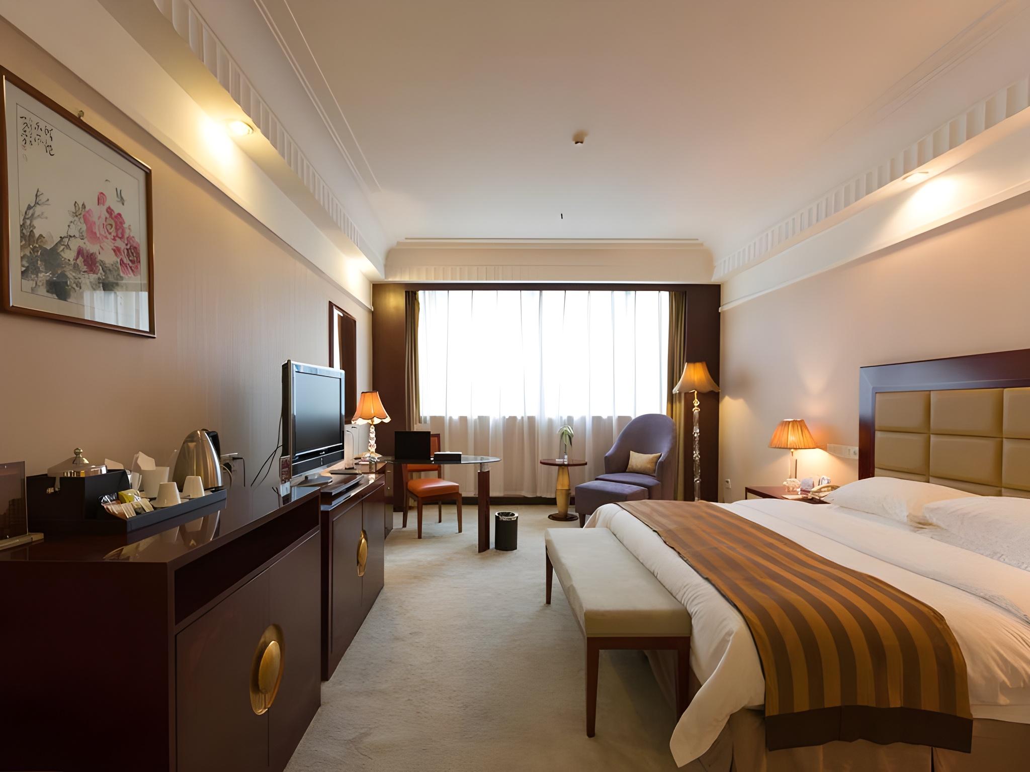 Ramada Plaza Wuxi 8/19
