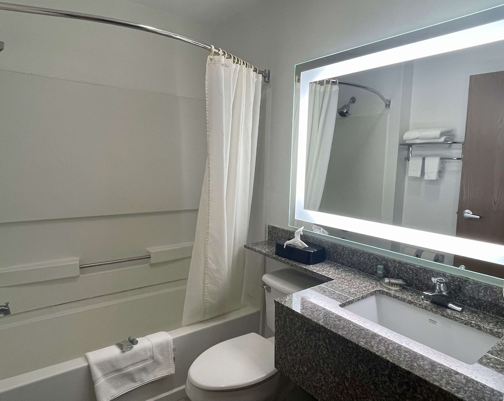 Best Western Roanoke Inn & Suites 12/23