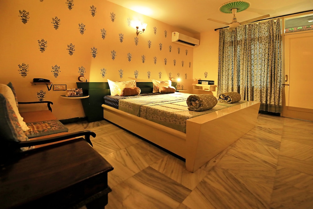 Jaipur Inn 32/62