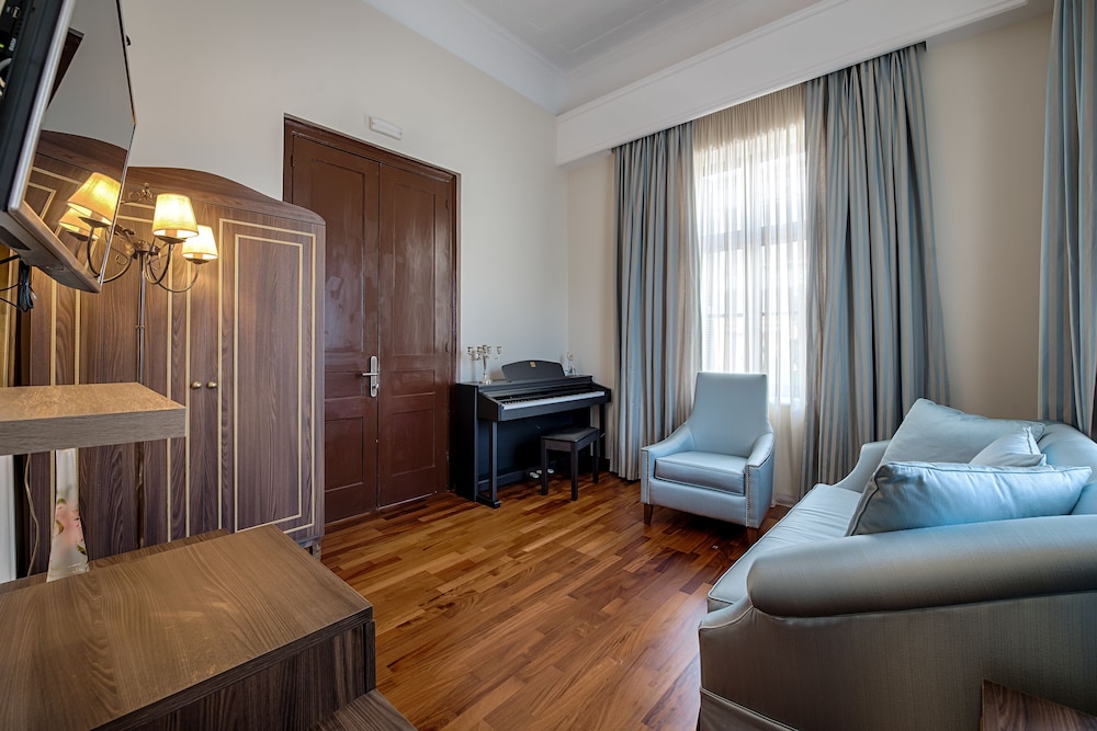 SPERVERI BOUTIQUE HOTEL 58/77