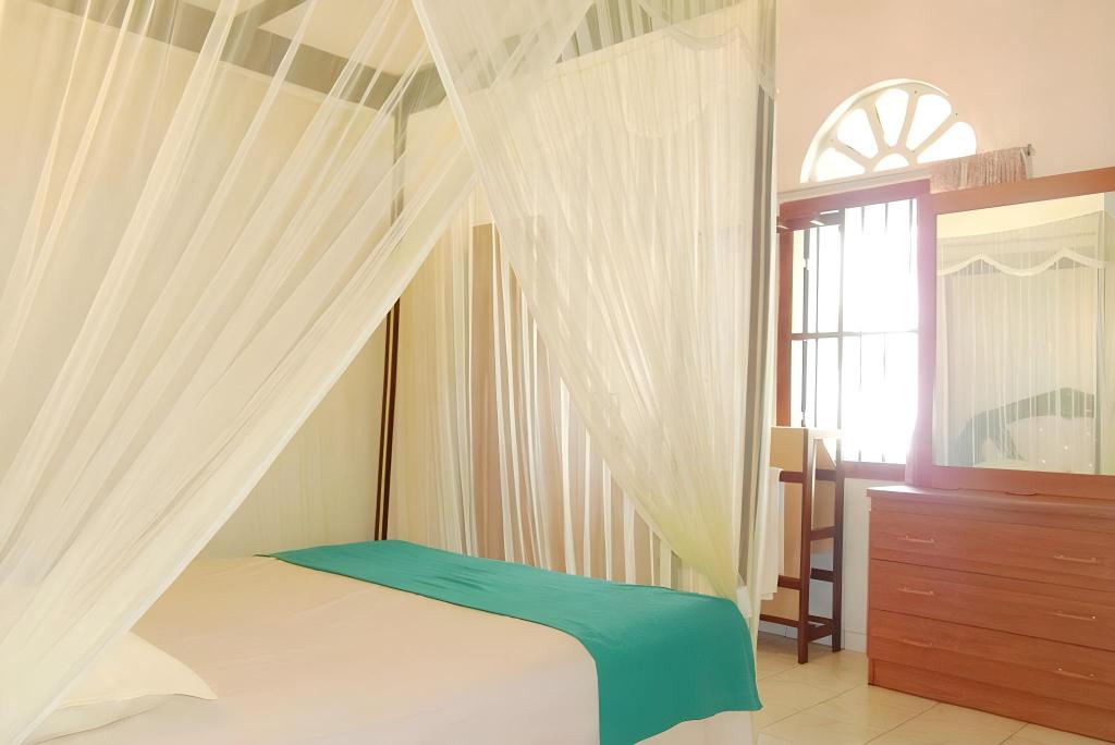 Giragala Village Hotel in MIRISSA
