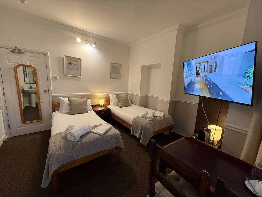Central Hotel 20/63