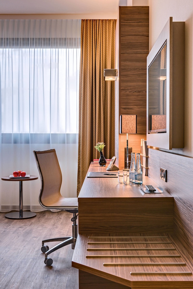 BONN MARRIOTT HOTEL 20/68