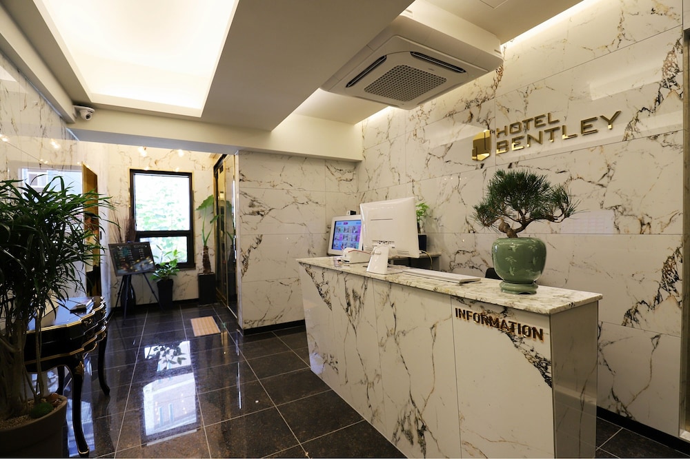 Hotel Bentley 10/57