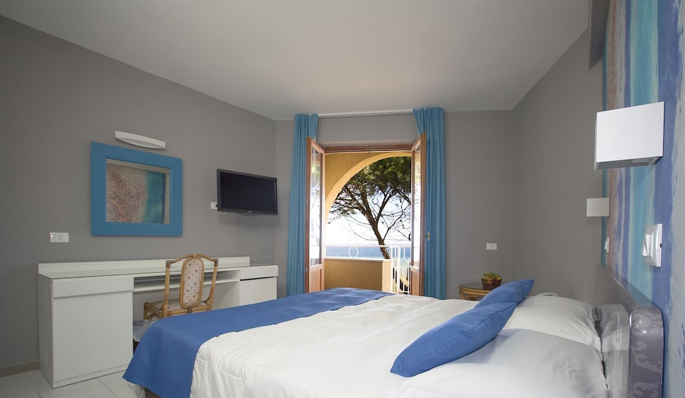 Hotel Perla Del Golfo 16/70