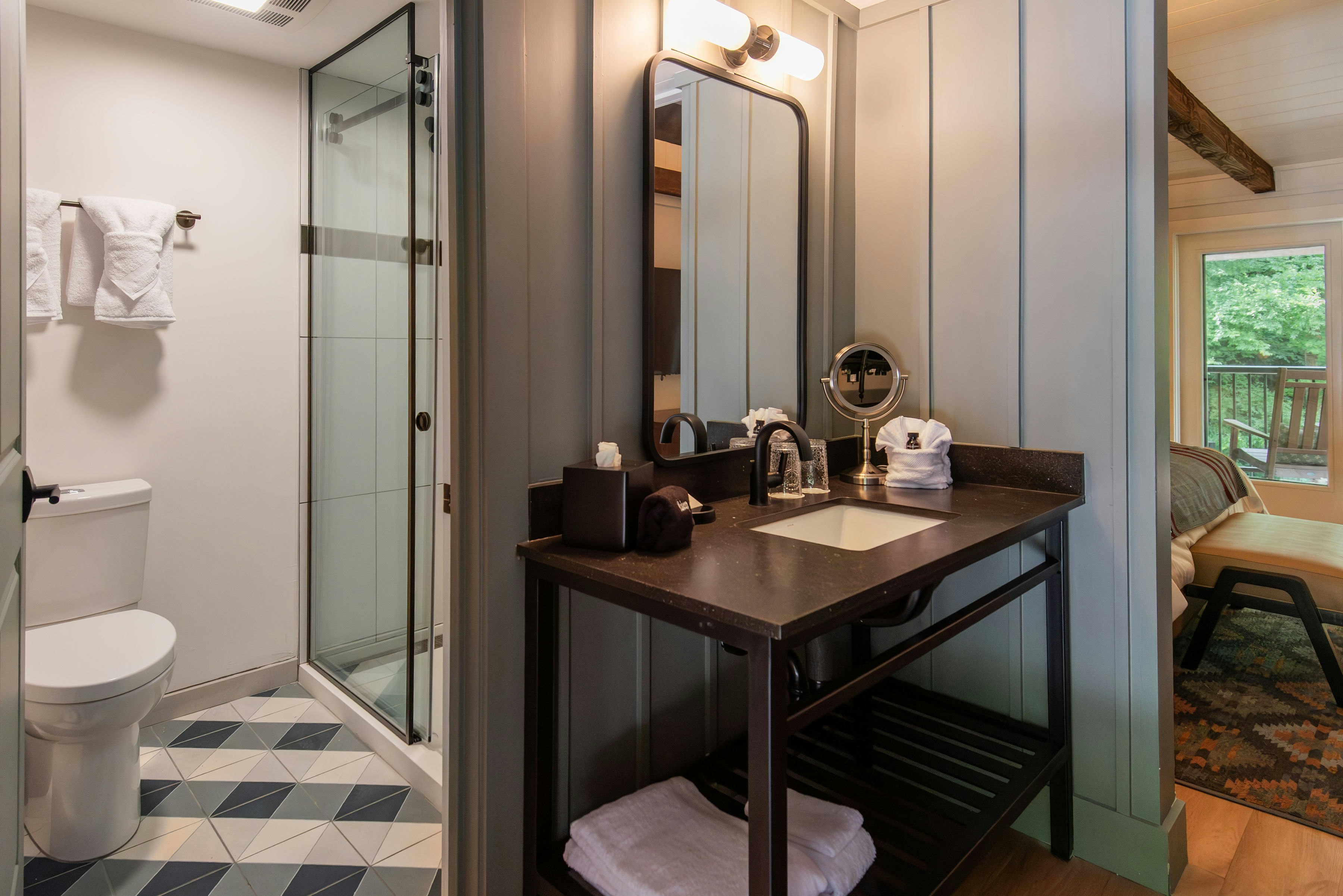 Historic Rocky Waters Inn, A Small Luxury Hotel 49/55