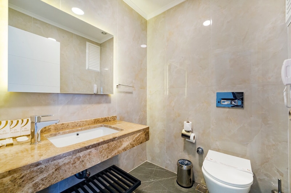 Algora Halal Hotel and Spa 45/50