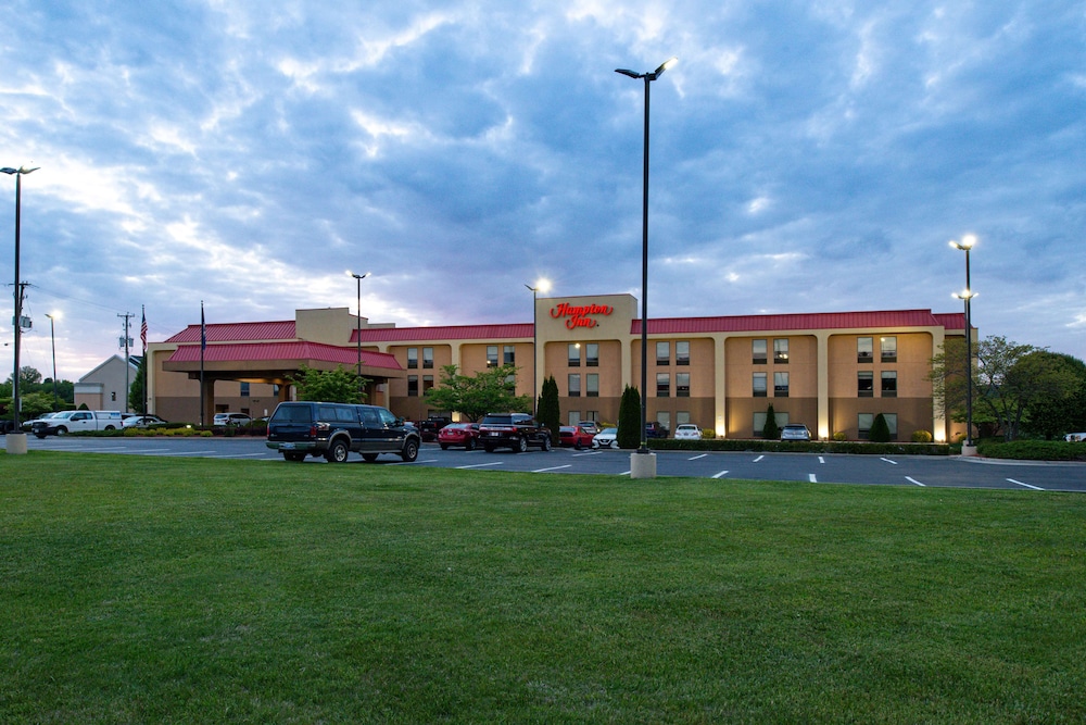 Hampton Inn Wytheville 1/53