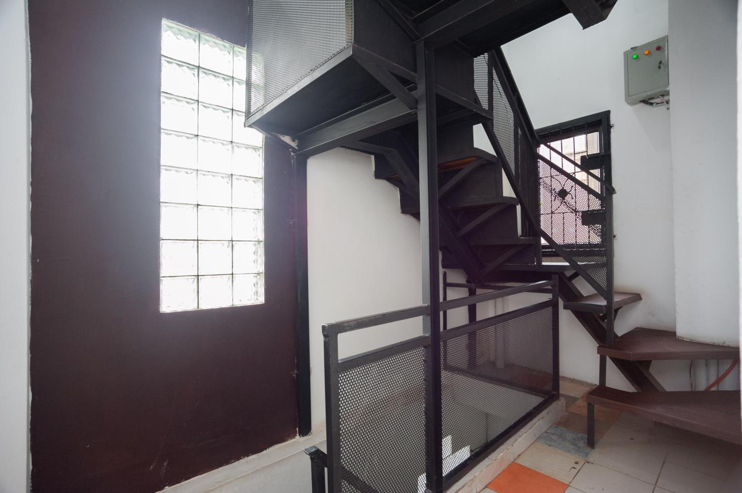 OYO 3929 8angau Mas 40/48