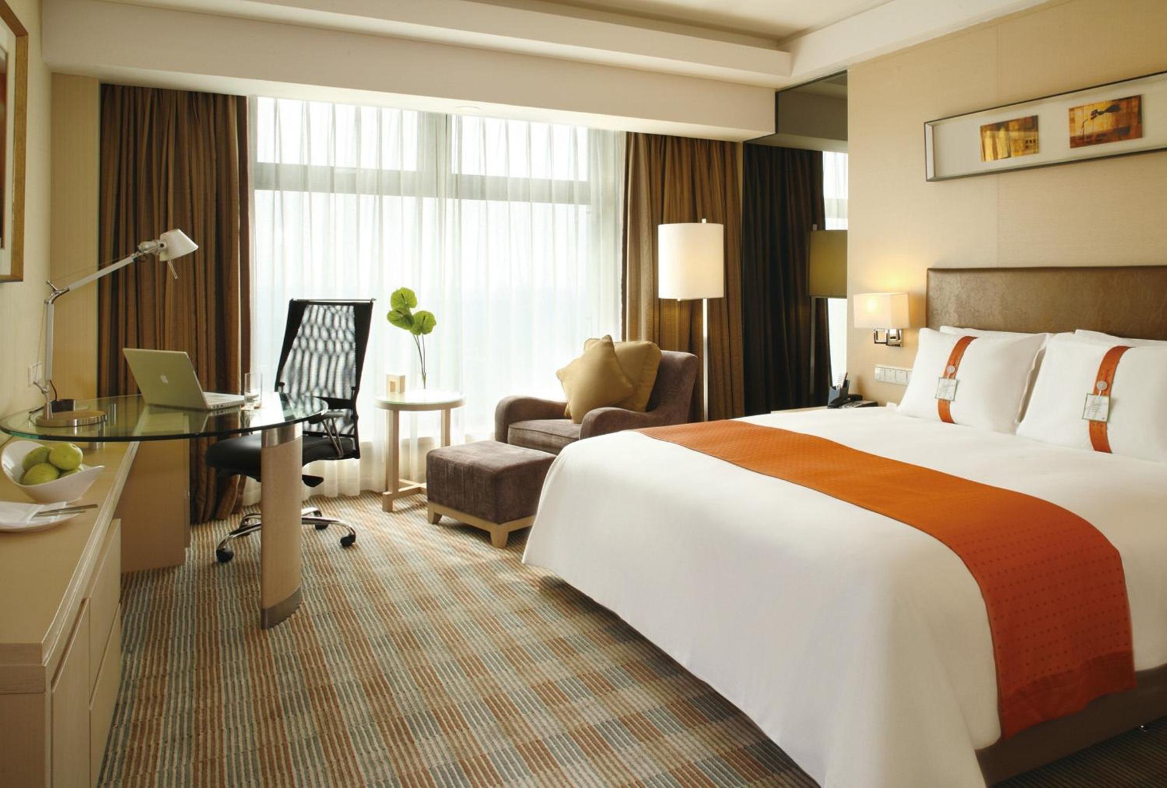 Holiday Inn Qingdao Parkview 12/49