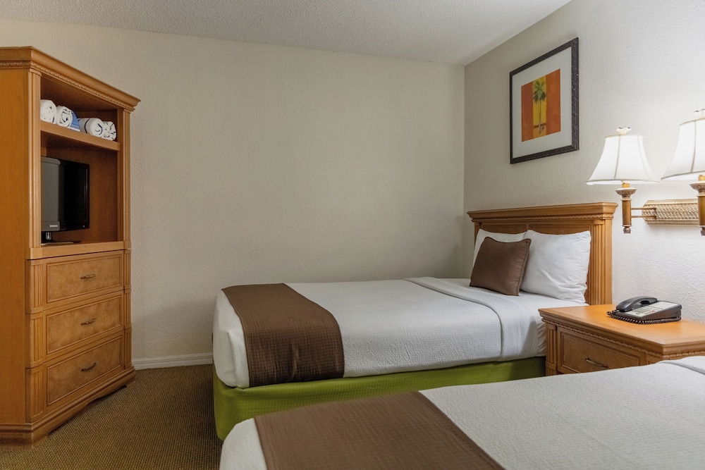Legacy Vacation Resorts - Orlando Lake - Buena Vista 11/49
