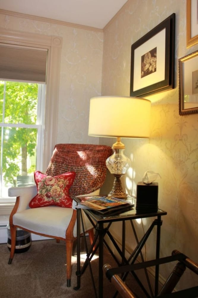 Holbrook House Bed and Breakfast- Bar Harbor ME 5/50