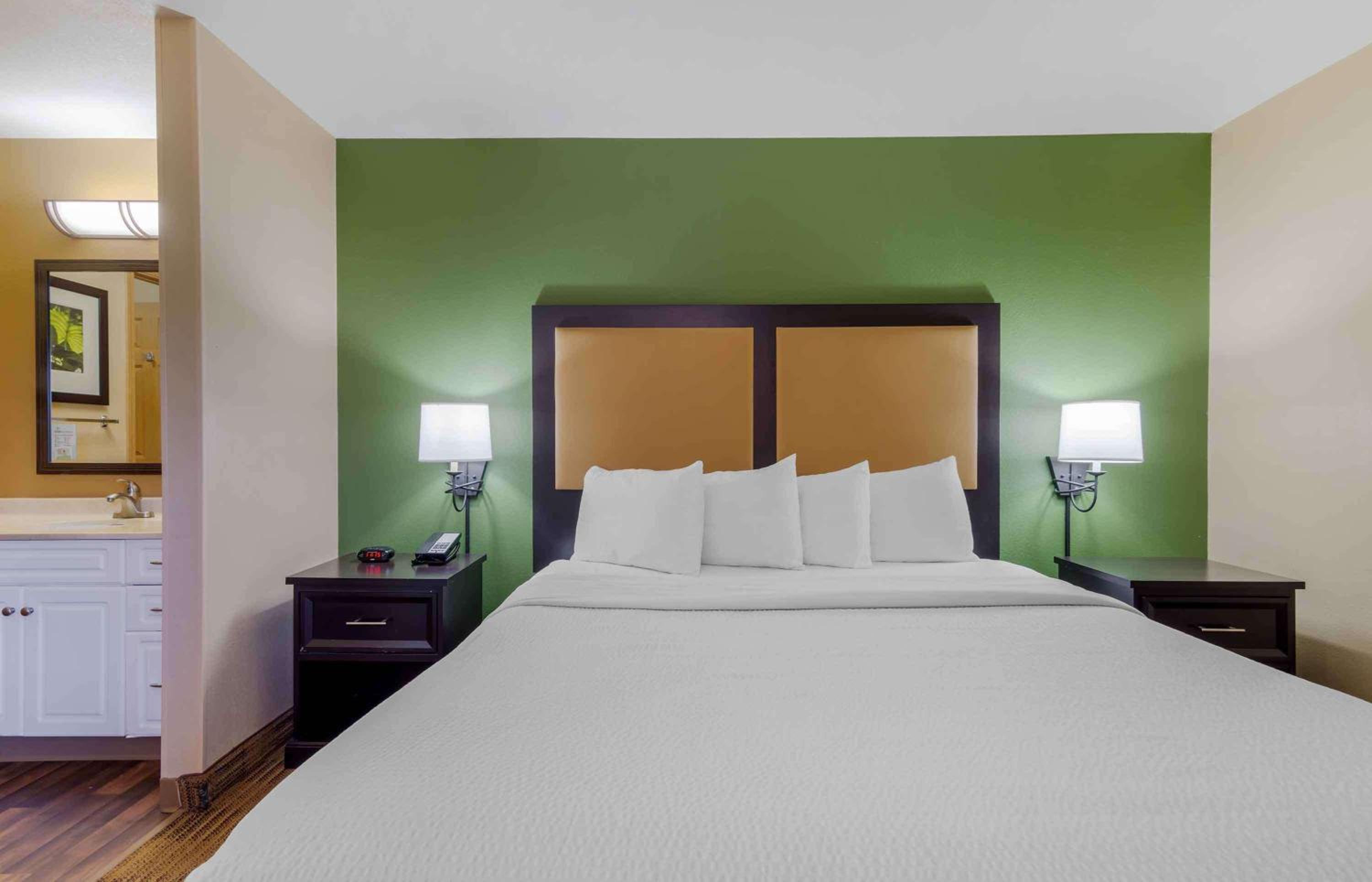Deluxe, Studio, King Bed
