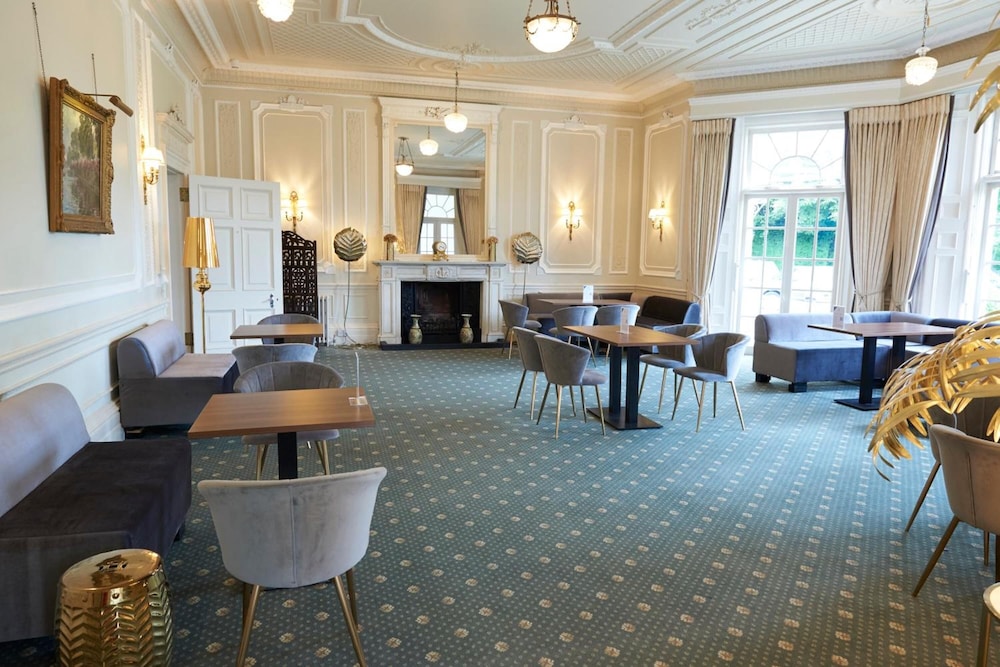 Phyllis Court Club 24/48